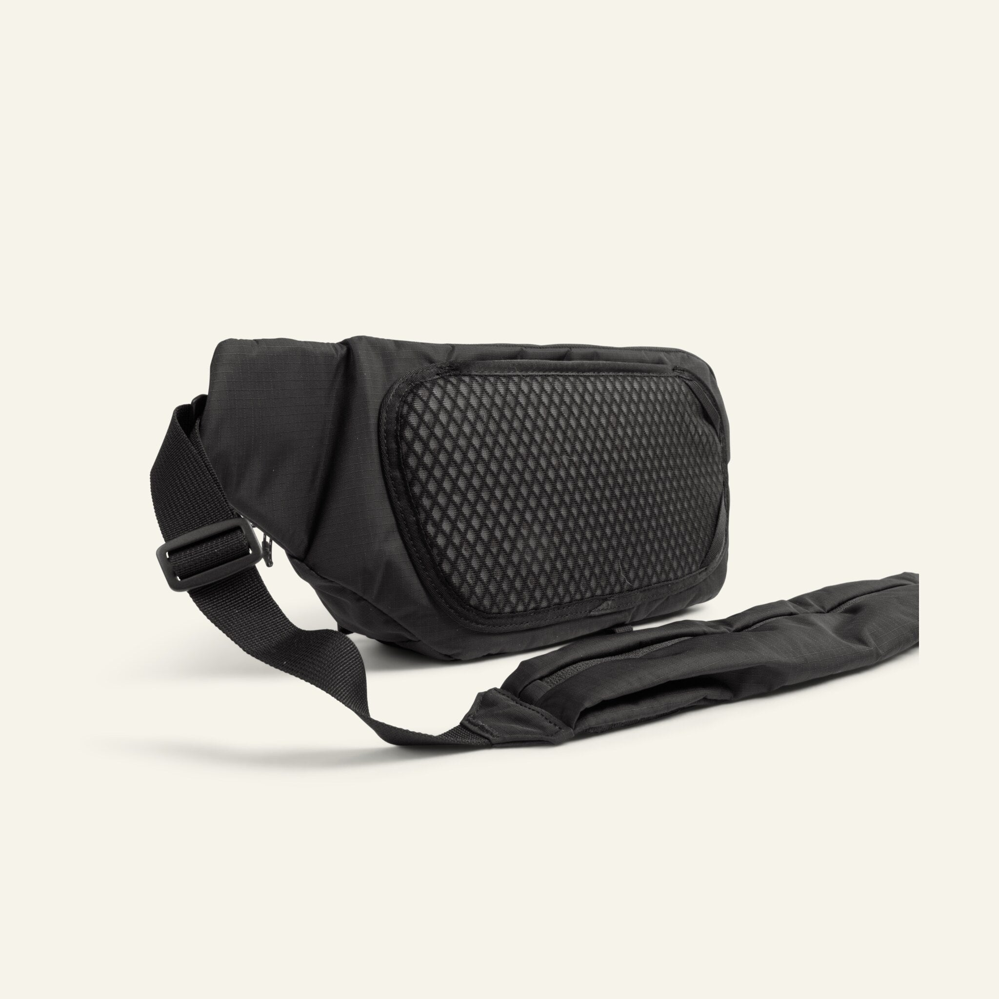 Balance Sling 7L - Black - Fjorden